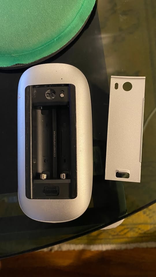 Magic Mouse 1 - Wireless with AA Batteries - photo 4