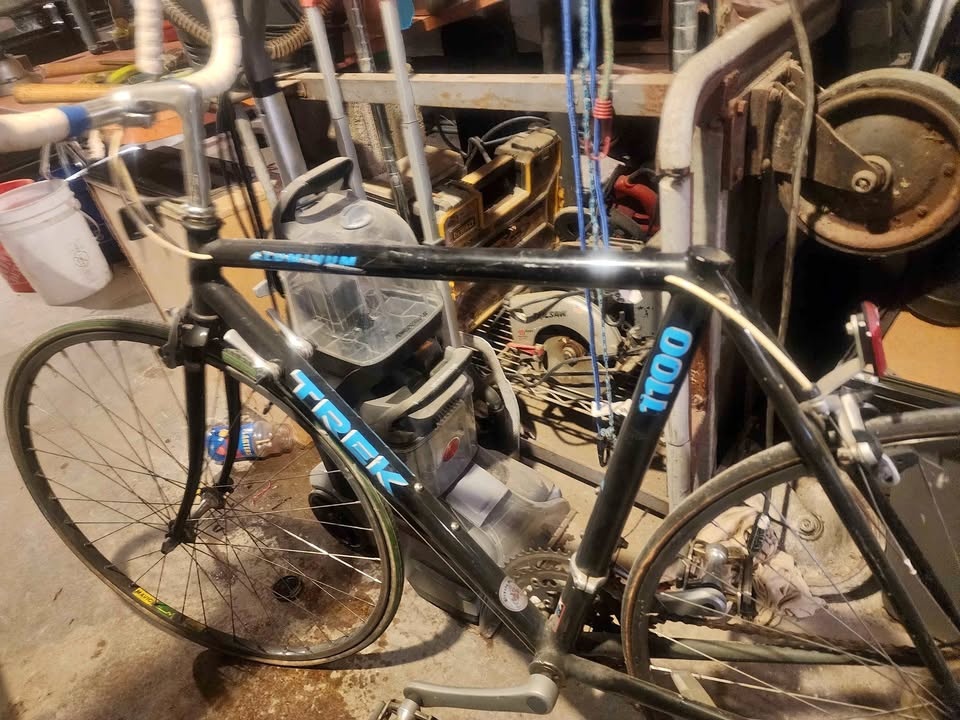 Vintage Trek 1100 Super light Aluminum Road Bike