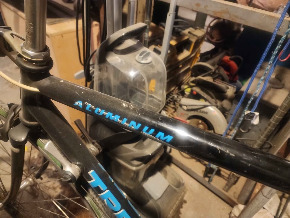 Vintage Trek 1100 Super light Aluminum Road Bike - photo 2