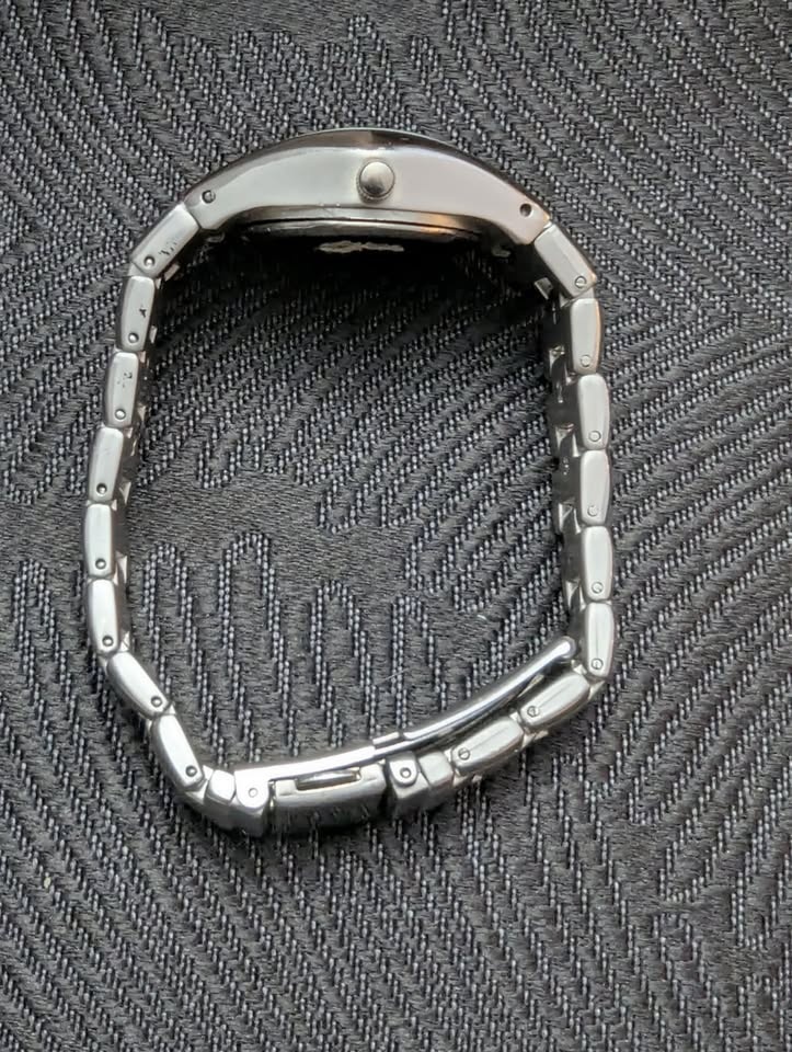 Women's Swiss Navy watch - photo 3