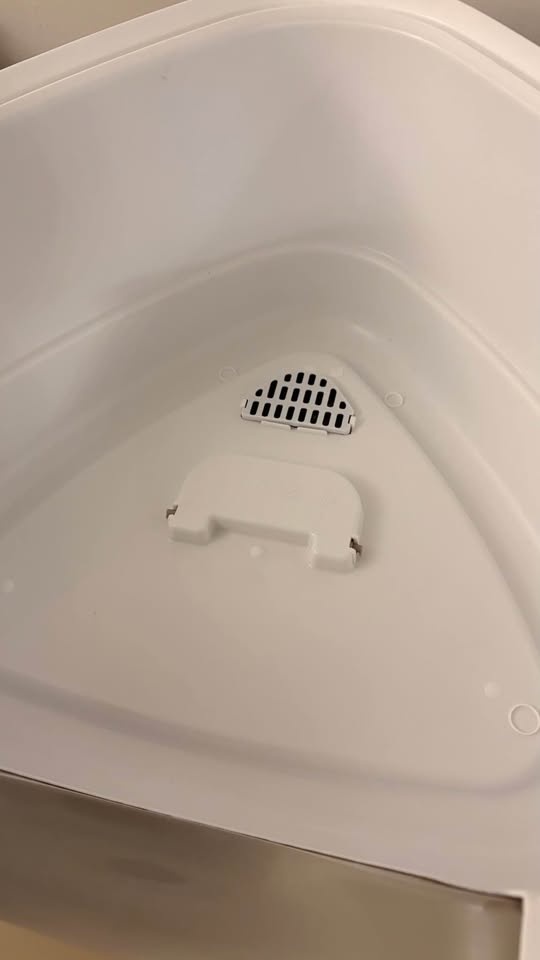 Brand New Exquisicat Hooded Litter Box - photo 5