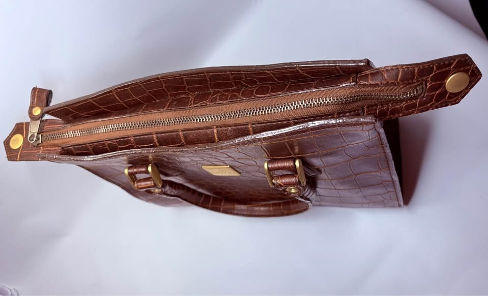 PURSE, Azalea brand, like NEW, well made, free delivery - photo 4