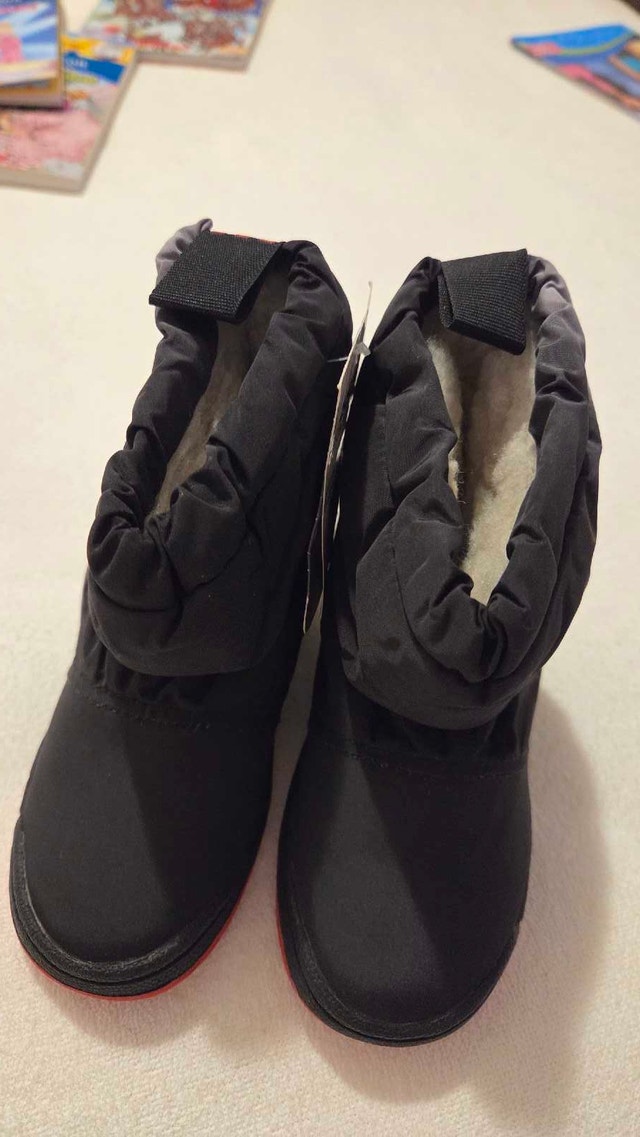 Adidas Slip On Boots - Size 7K