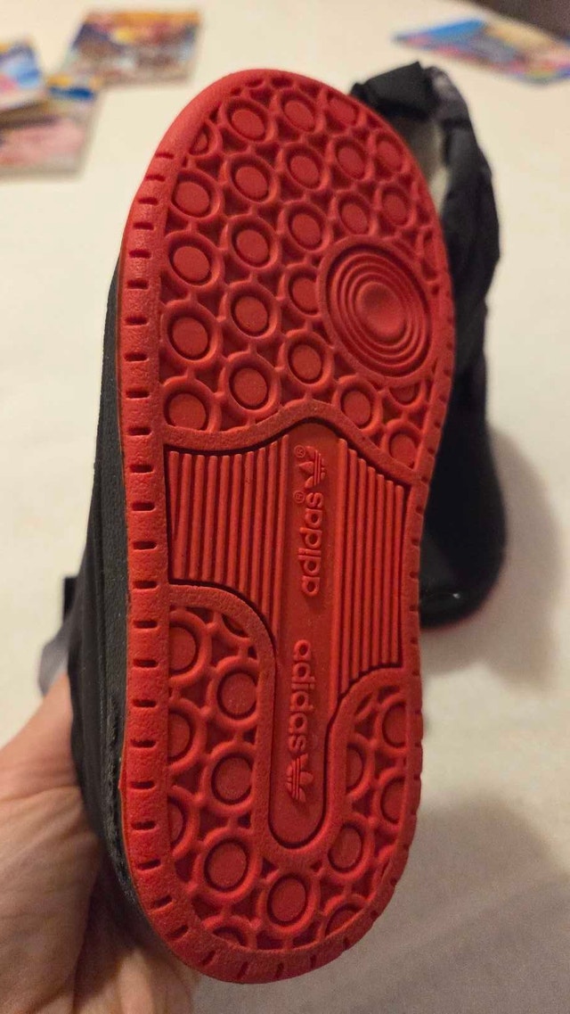 Adidas Slip On Boots - Size 7K - photo 3