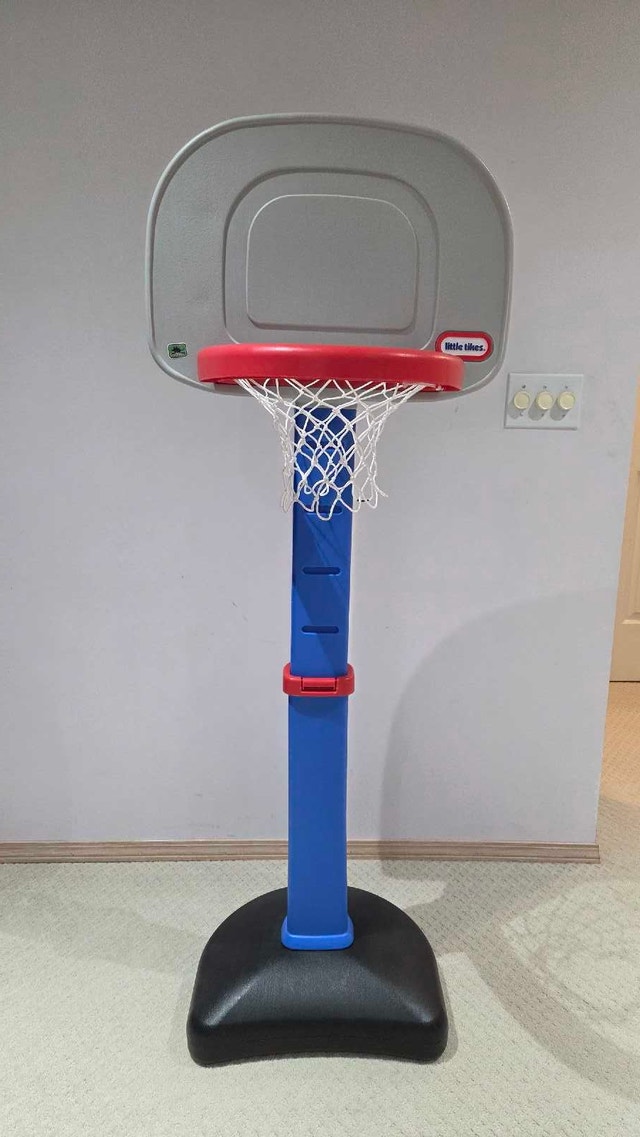 Little Tikes Basketball Set