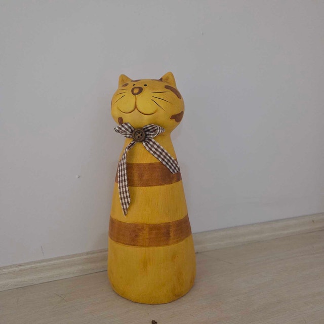 Cat Figurine ceramic