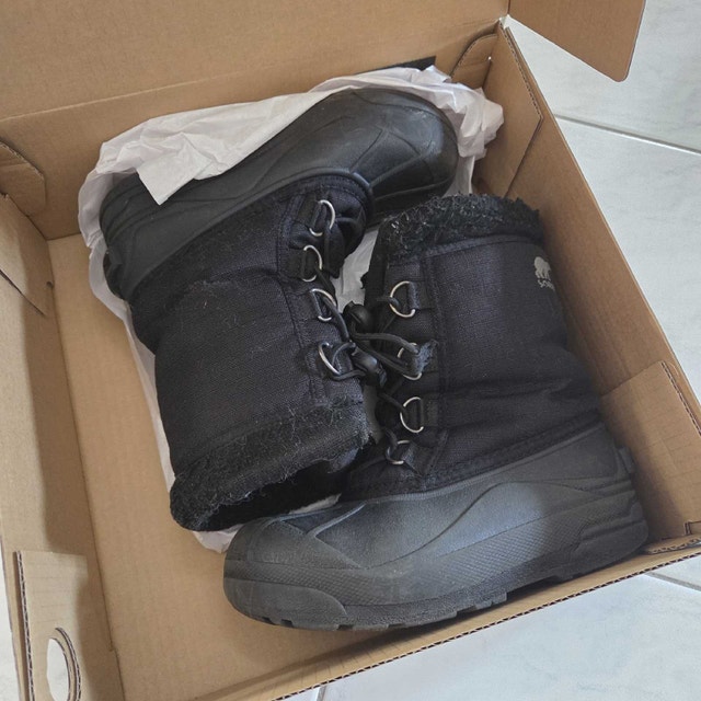 Sorel Youth Snowboots - US Size 1 - photo 2