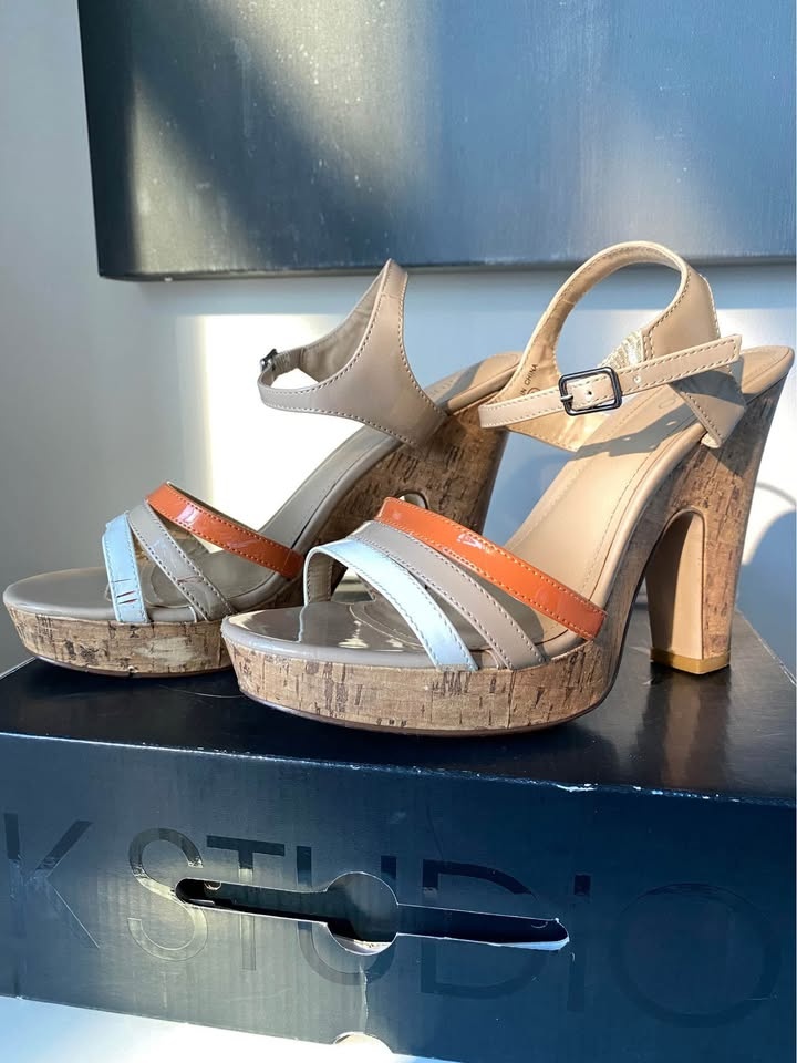 Wedge platform strappy heels orange beige white - photo 4