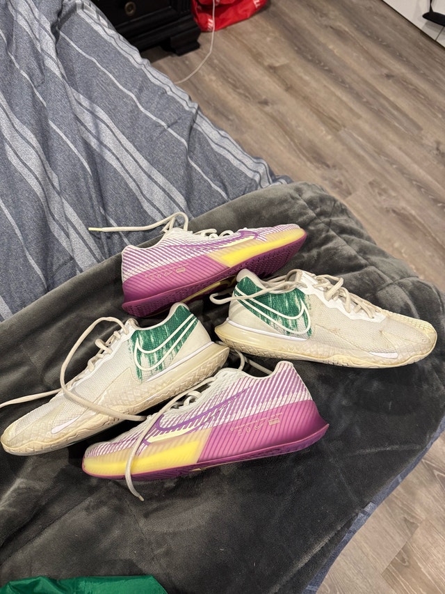 Women's Tennis Shoes Size 9