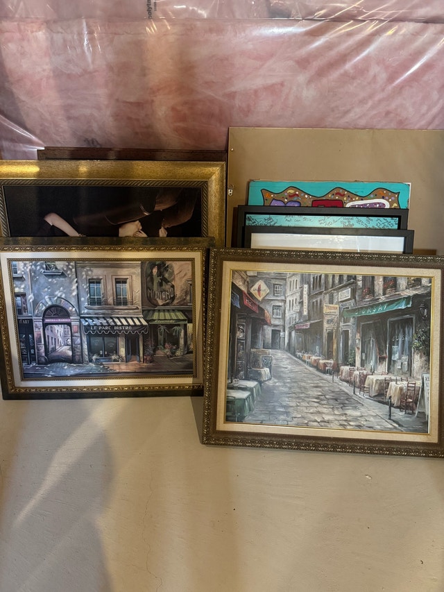 Pictures / wall decor