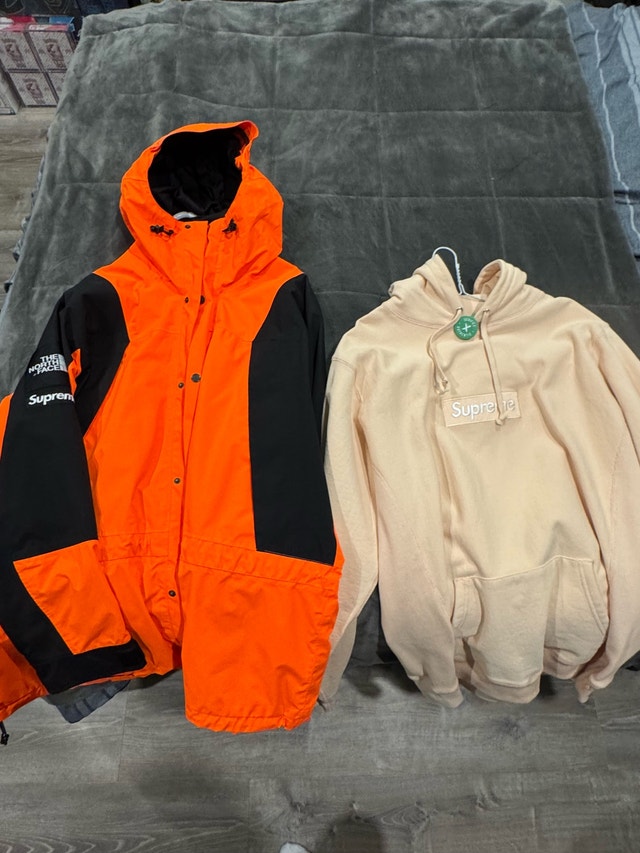 Supreme lot: North Face Parka, Peach Box Logo, Duffle, Shoulder