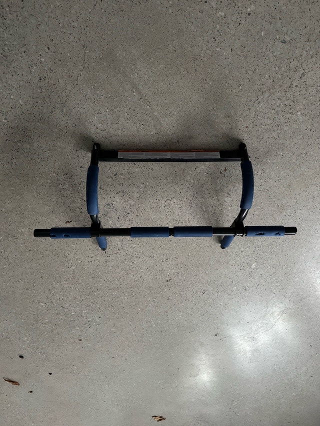 Door Pull Up Bar