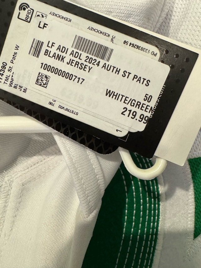 Brand New St. Patrick's Leafs Jersey - photo 4