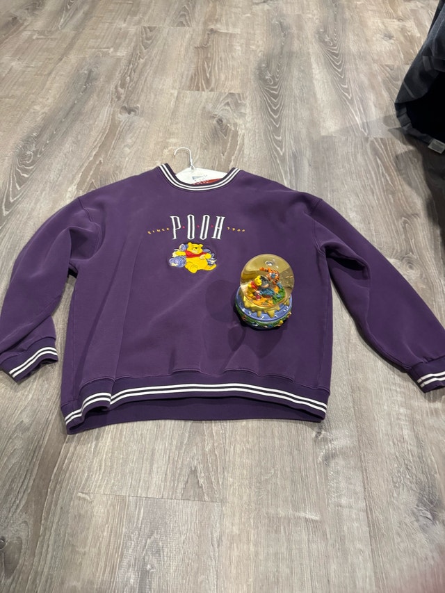Disney items 80$