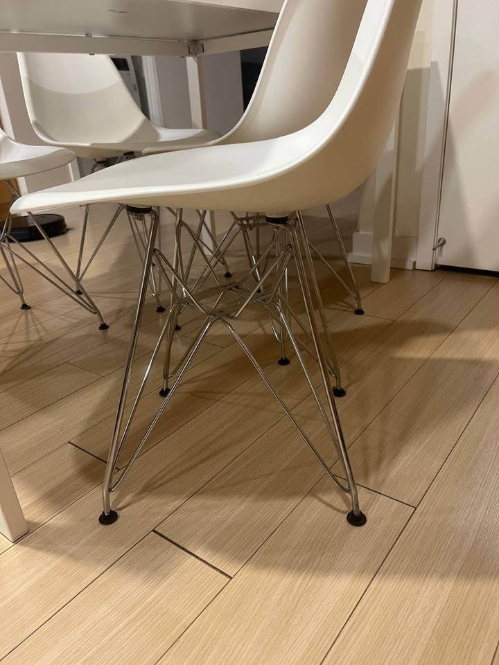 Table + 4 chairs set - photo 3
