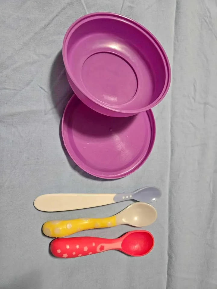 Baby snack bowl and spoons thumbnail