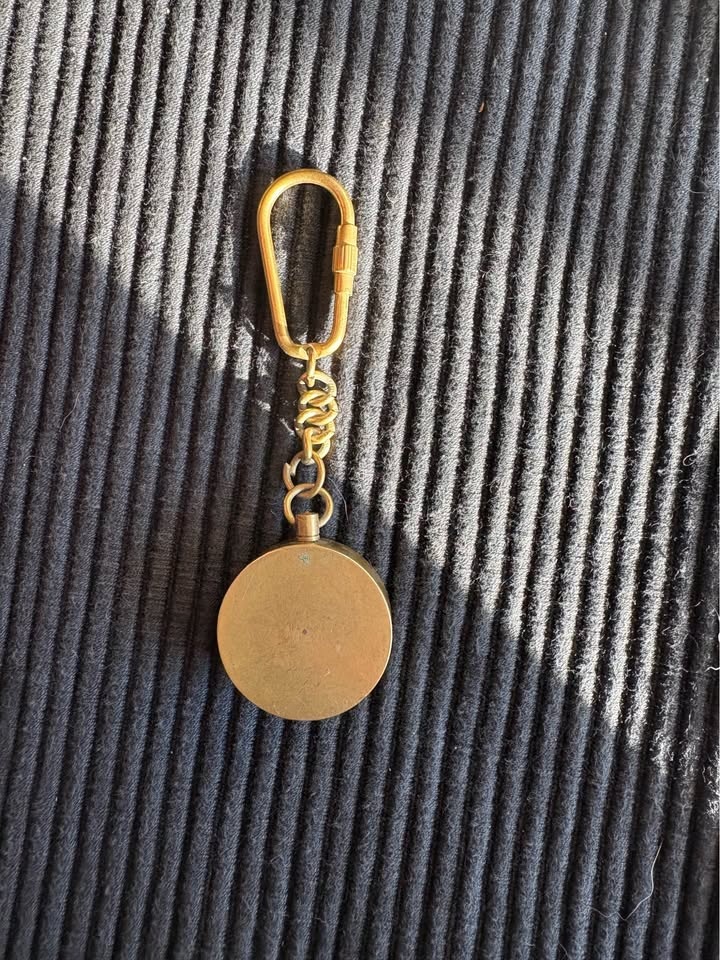 Vintage Brass Compass Keychain - photo 2