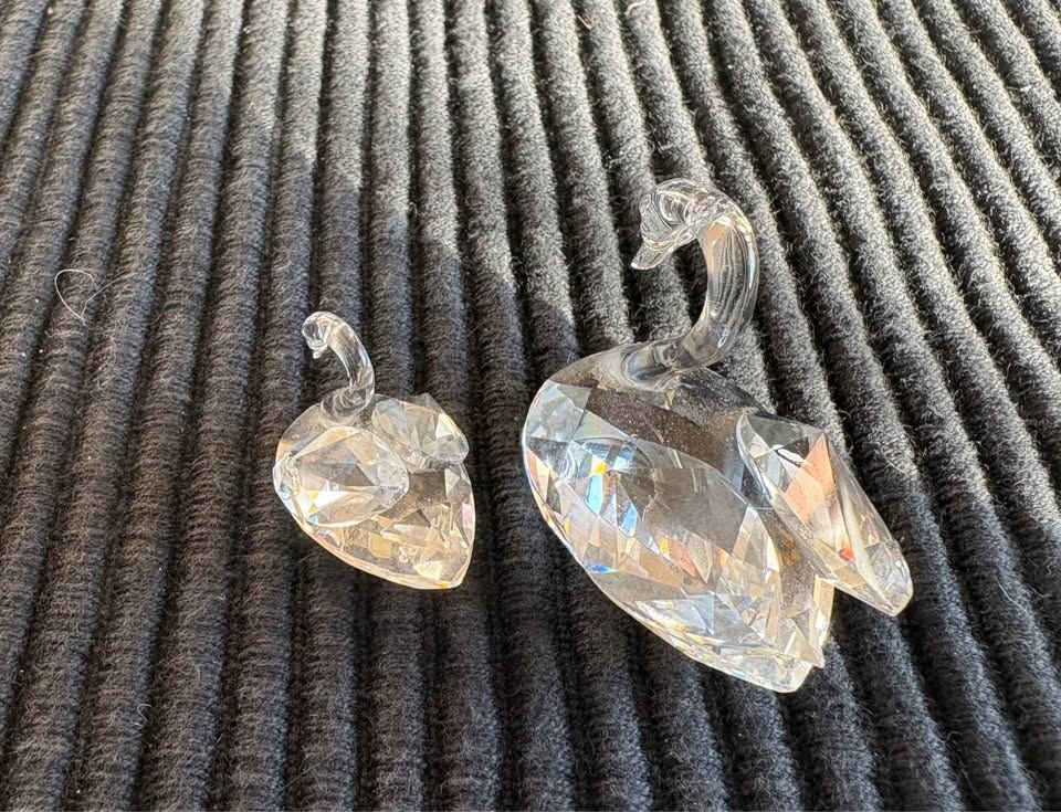 Swarovski Crystal Swan Figurines (Set of Two) - photo 3