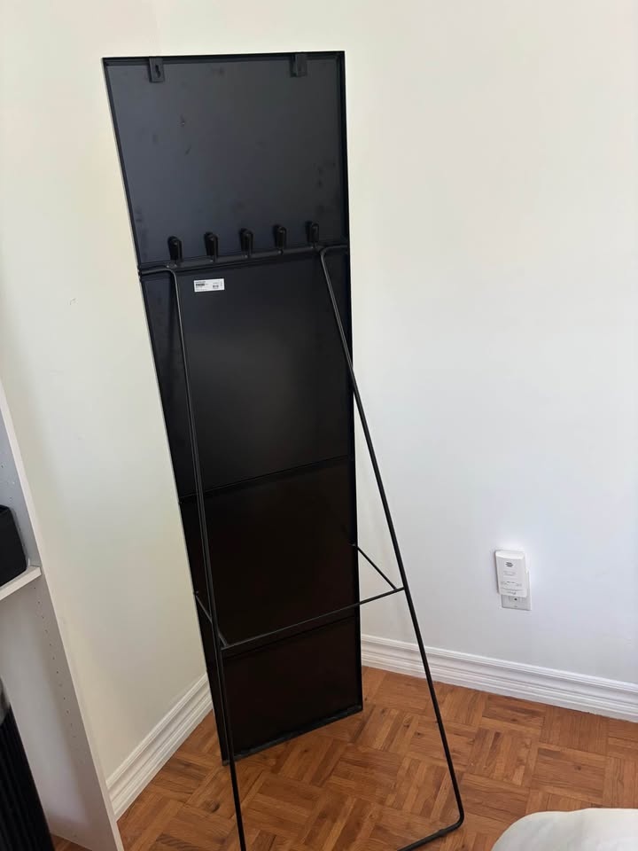 IKEA standing black mirror - photo 2