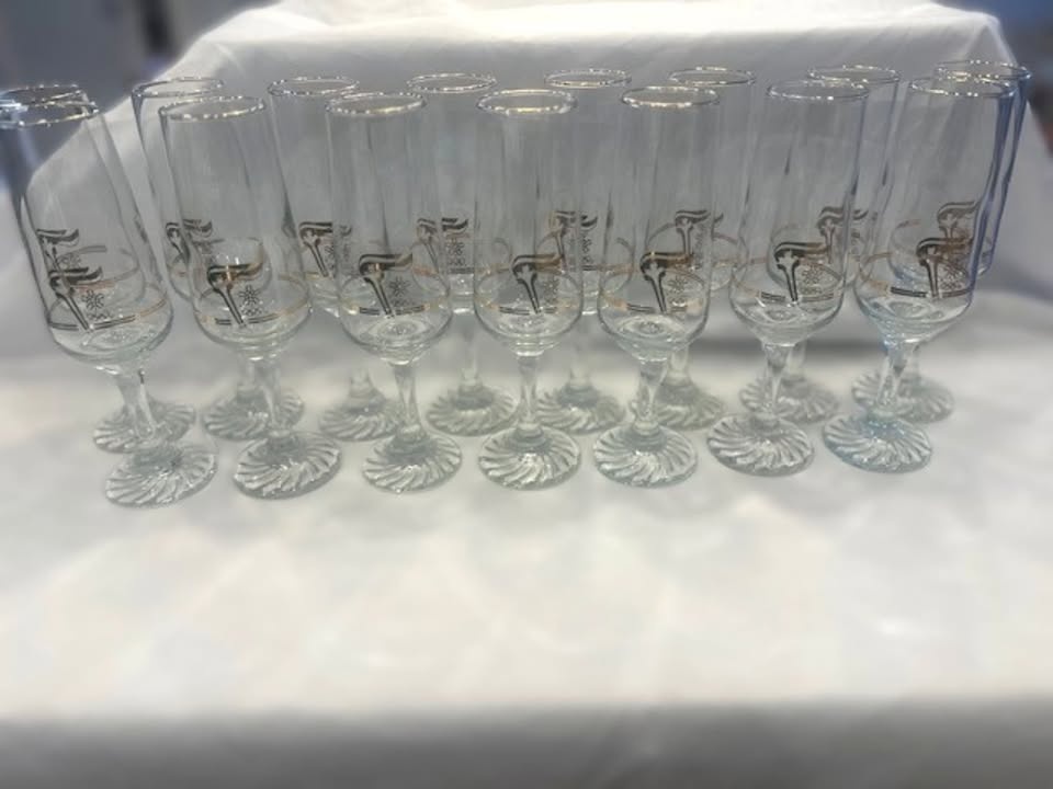 1988 Calgary Olympics Champagne Flutes - 15 Glasses - photo 3