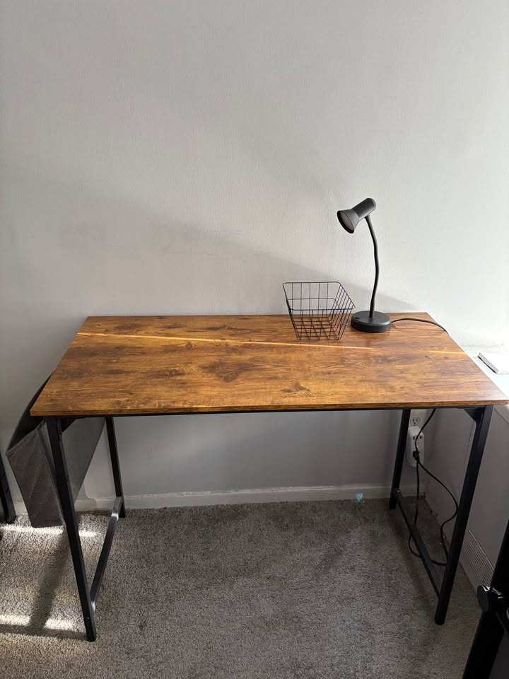 40” Wooden Study Table - photo 2