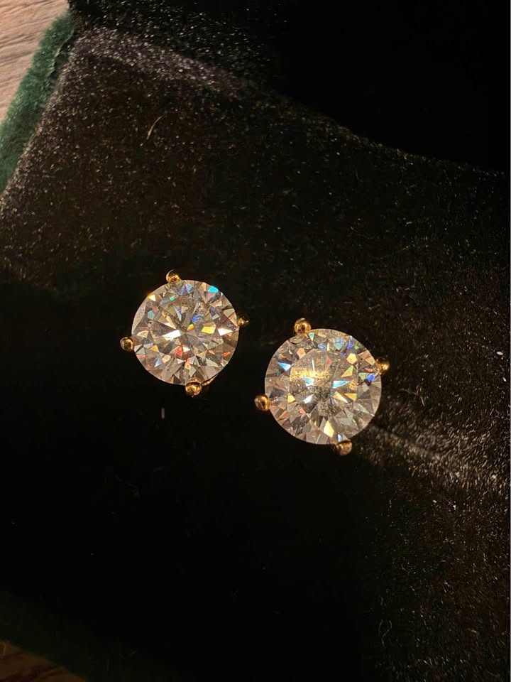 Moissanite Diamond Stud Earrings - 2CT - Perfect Gift - New