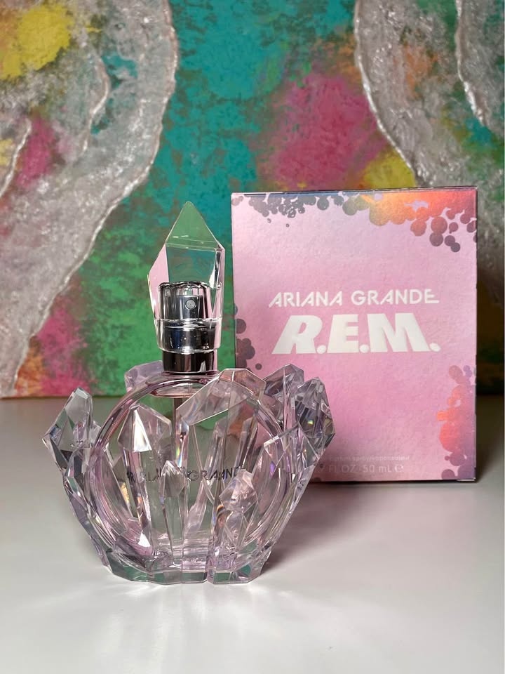 Ariana Grande R.E.M. Eau de Parfum, Perfume 50mL