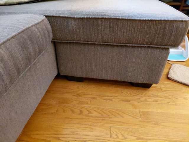 L-Shaped Sectional Couch with Pull Out Bed - photo 3