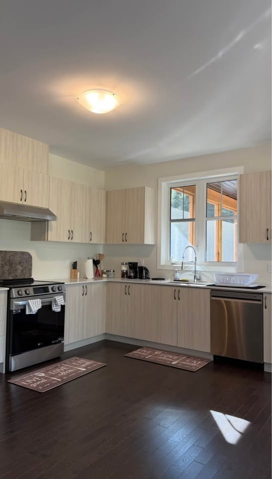 3 Beds 2 Baths - House - photo 5