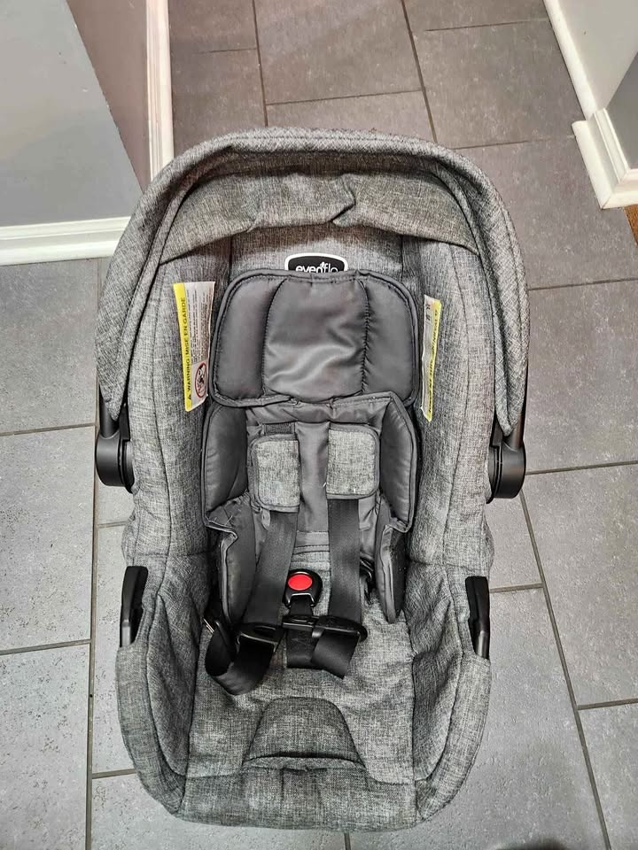 Evenflo Infant Car Seat with Base – Grey (Expires 06/25/2030)