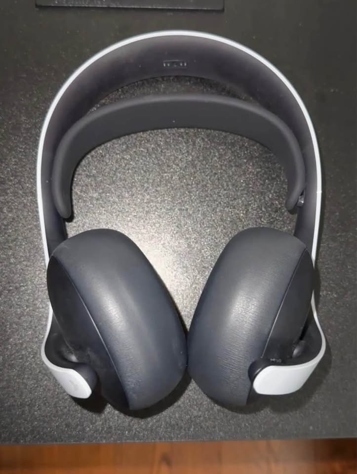 PS5 Pulse Elite Wireless Headset – Never Used - photo 5
