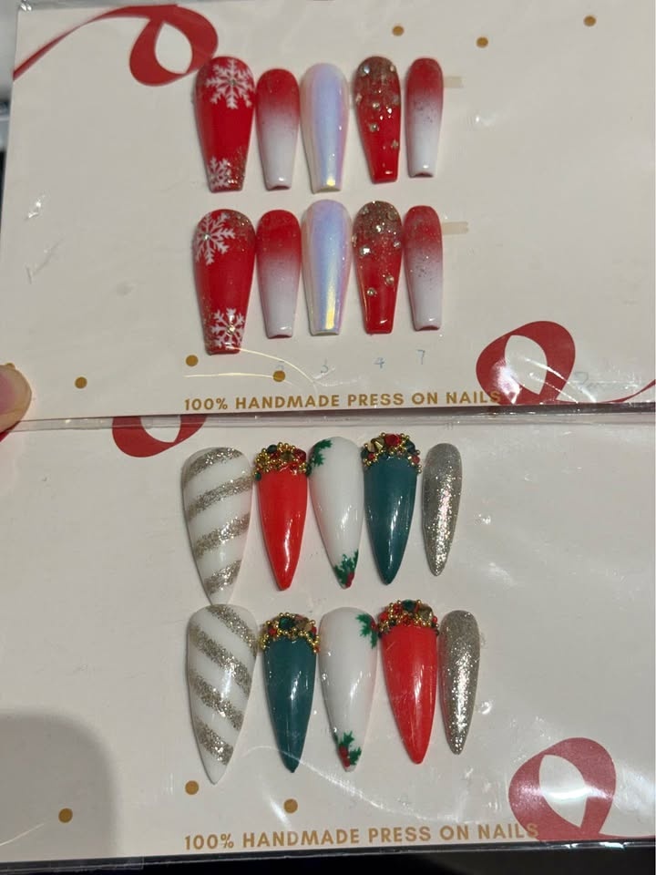 Hand painted press on nails set holiday Christmas theme