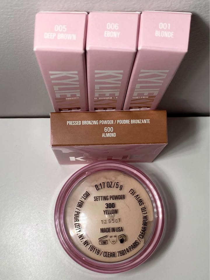 Makeup: Lipstick, Gloss, Powders, Bronzer & More - photo 2