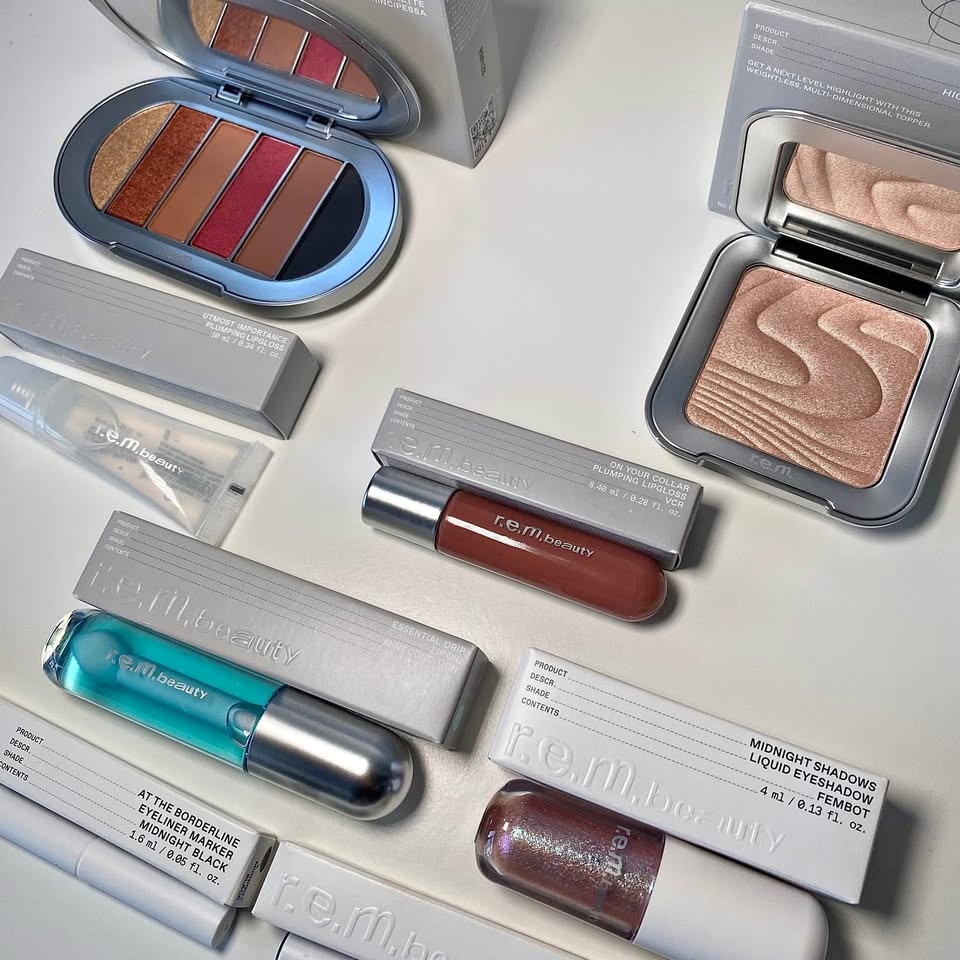 R.E.M. Ariana Grande Makeup - Eyeshadow, Lip, Liner