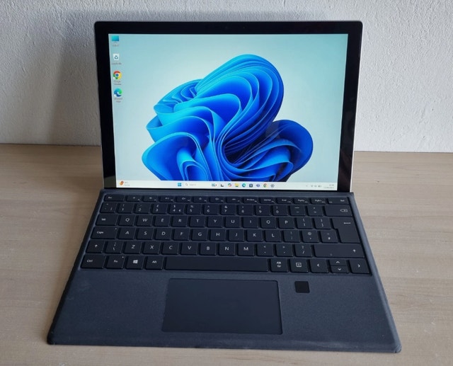 Surface Pro 6 i5-8350U, 16GB RAM, 256GB SSD 2K Touch Win11