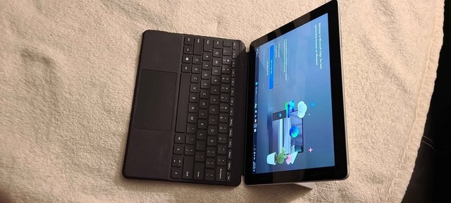 Surface Go 1824 / 8GB RAM / 128GB SSD / Win 11 Touch