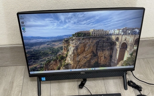 Dell Inspiron 5400 All-in-One 24" i3-1115G4 16GB RAM