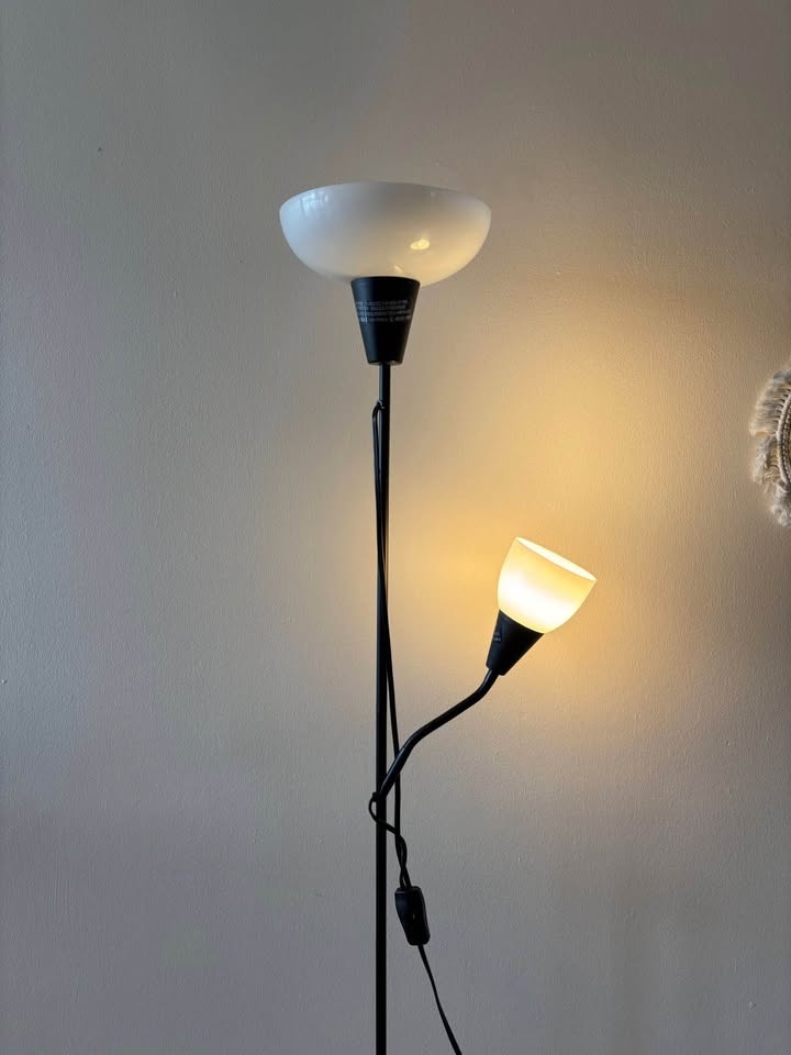 IKEA Floor Lamp with Reading Light - photo 3