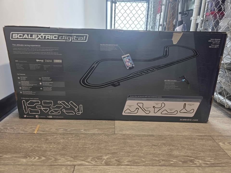 Scalextric ARC PRO PLATINUM GT SET C1374 - photo 2