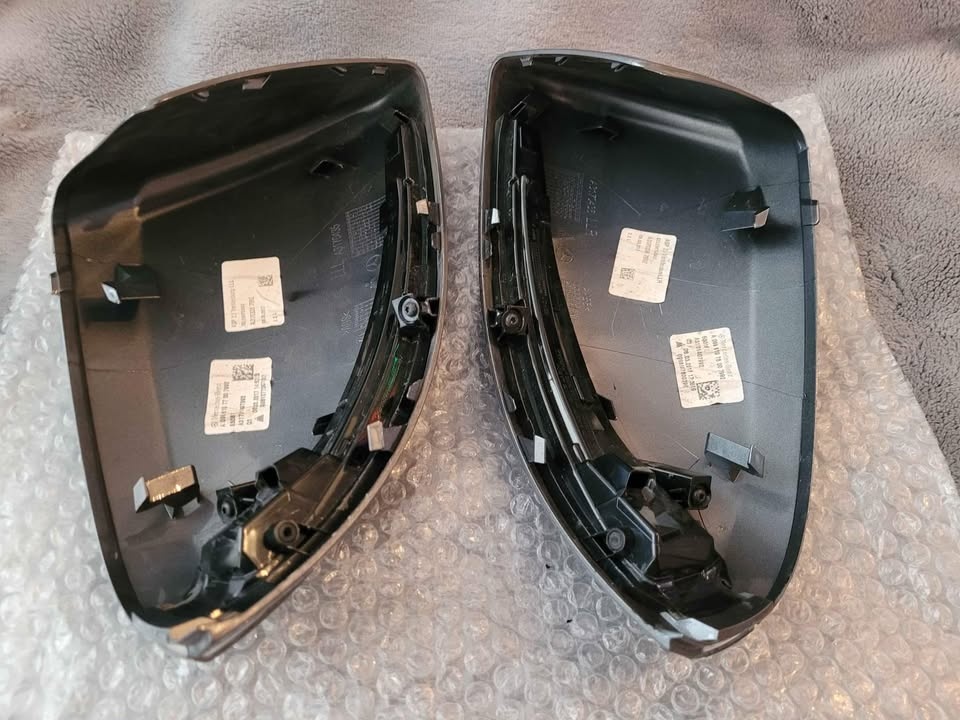 Mercedes C300 OEM 2014-2018 Mirror Caps Mett Grey - photo 2