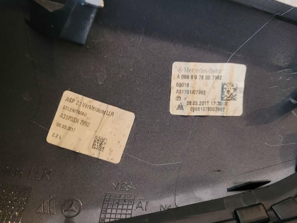 Mercedes C300 OEM 2014-2018 Mirror Caps Mett Grey - photo 4