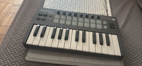 Novation Launchkey Mini MK2 25-Key Midi Keyboard