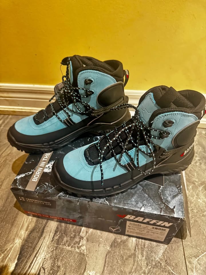 Brand NEW BAFFIN Womens Boots - Size 8 - photo 3