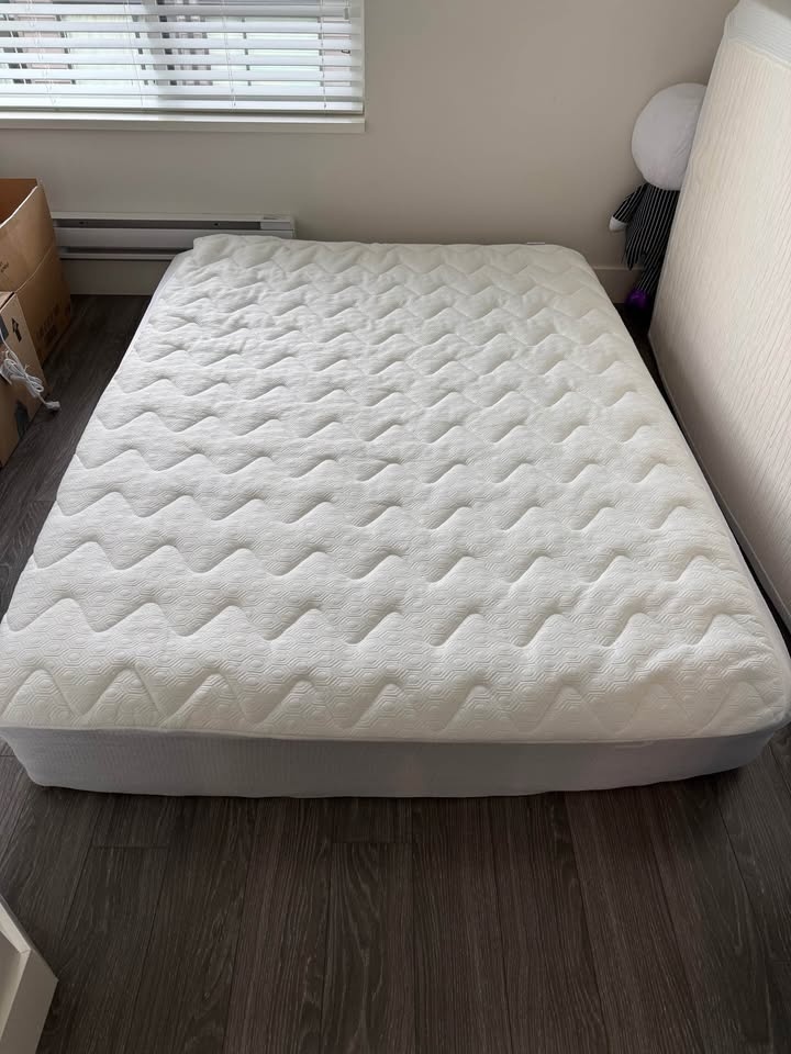Full/Double Bed & Mattress Set - photo 2