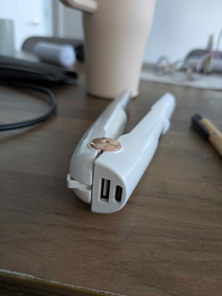 Cordless Rechargeable Flat Iron - photo 2