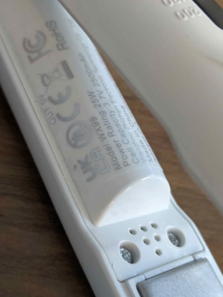 Cordless Rechargeable Flat Iron - photo 4