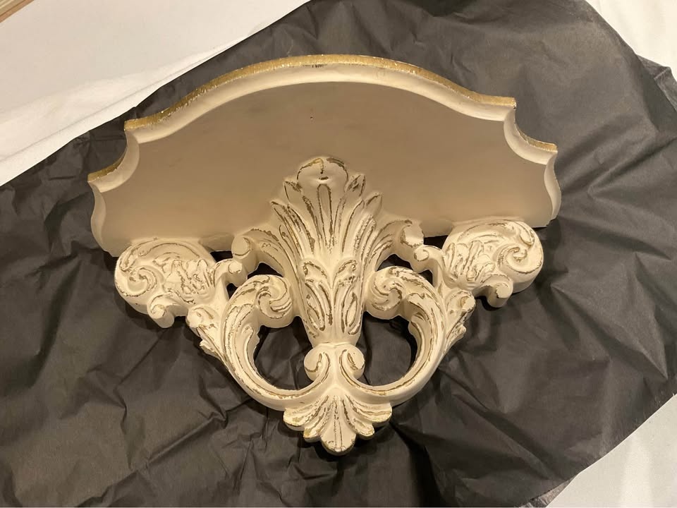 Vintage Wall Shelf Ornate Cream and Gold - photo 2
