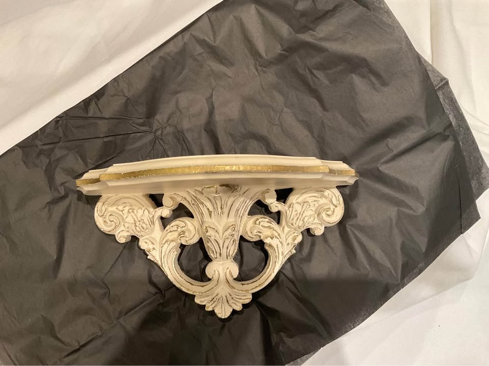 Vintage Wall Shelf Ornate Cream and Gold - photo 4