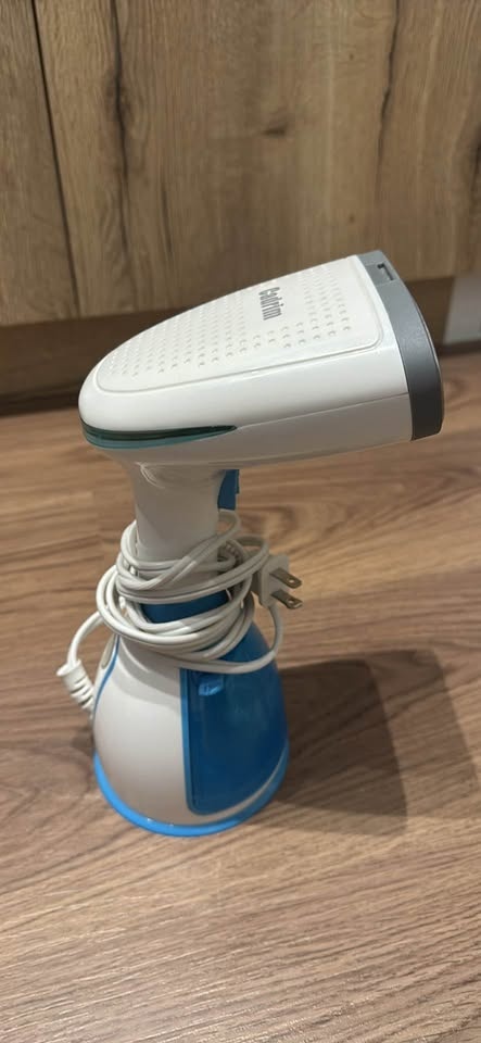 Garment Steamer / Handheld Clothes Steamer – Good Condition - photo 2