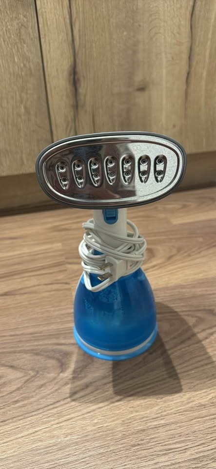 Garment Steamer / Handheld Clothes Steamer – Good Condition - photo 3